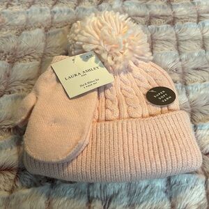 Lauren Ashley super soft yarn 2 pc set Hat & mittens